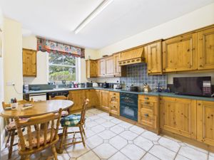 Breakfast Kitchen- click for photo gallery